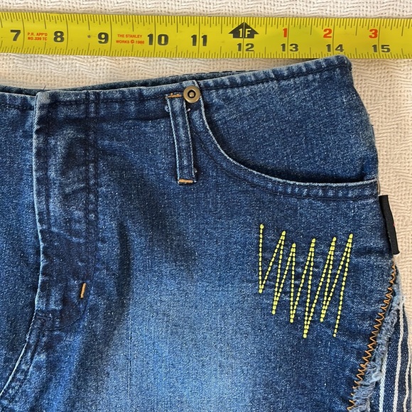 JOE BOXER Angel Mini Jean Skirt Girls Size 16 Pinstripe Raw Edge Denim 29W/15.5L - Picture 3 of 9